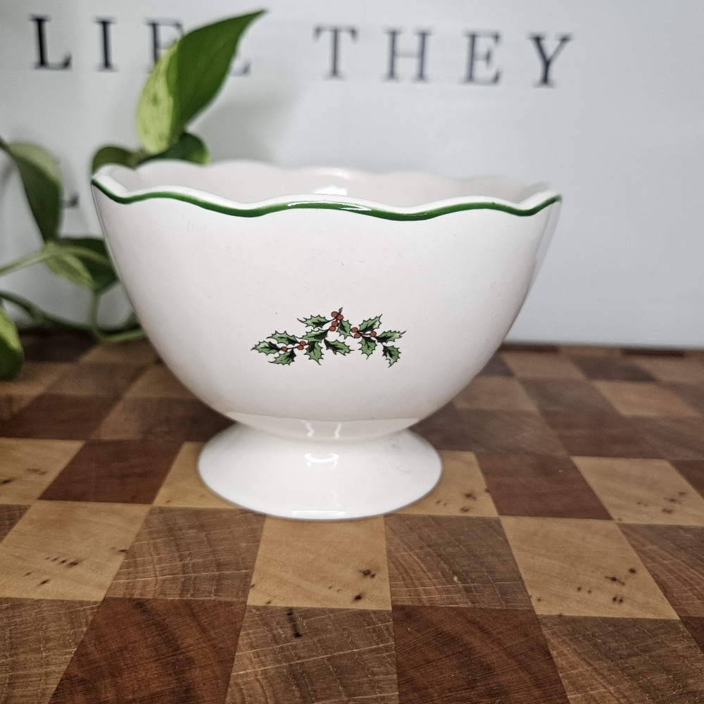 Spode Christmas holiday tree chalice-shaped footed sculpted bowl/compote/dish - Picture 4 of 6